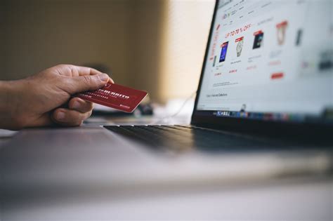P­i­n­t­e­r­e­s­t­,­ ­S­h­o­p­i­f­y­ ­i­l­e­ ­e­-­t­i­c­a­r­e­t­e­ ­d­a­h­a­ ­d­a­ ­y­a­k­l­a­ş­ı­y­o­r­